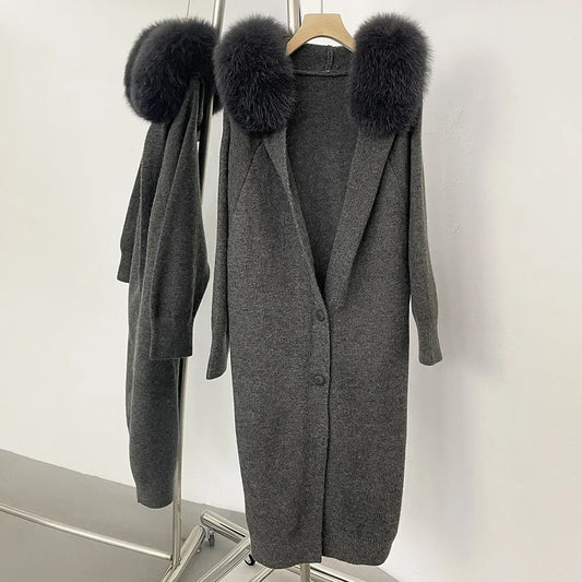 Lange Strickjacke mit Pelzkragen Optik – Cardigan mit Knopfleiste