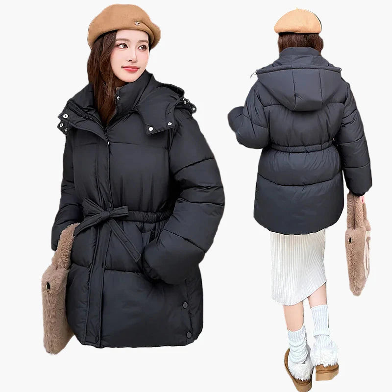 Giacca invernale trapuntata da donna con cintura e cappuccio – Giacca outdoor alla moda per giornate fredde