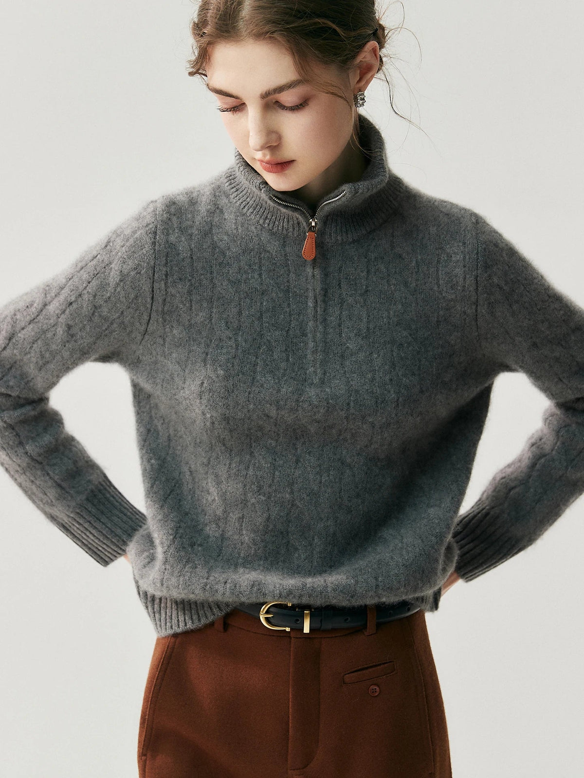 Damen Strickpullover mit Zopfmuster, Stehkragen und Reißverschluss