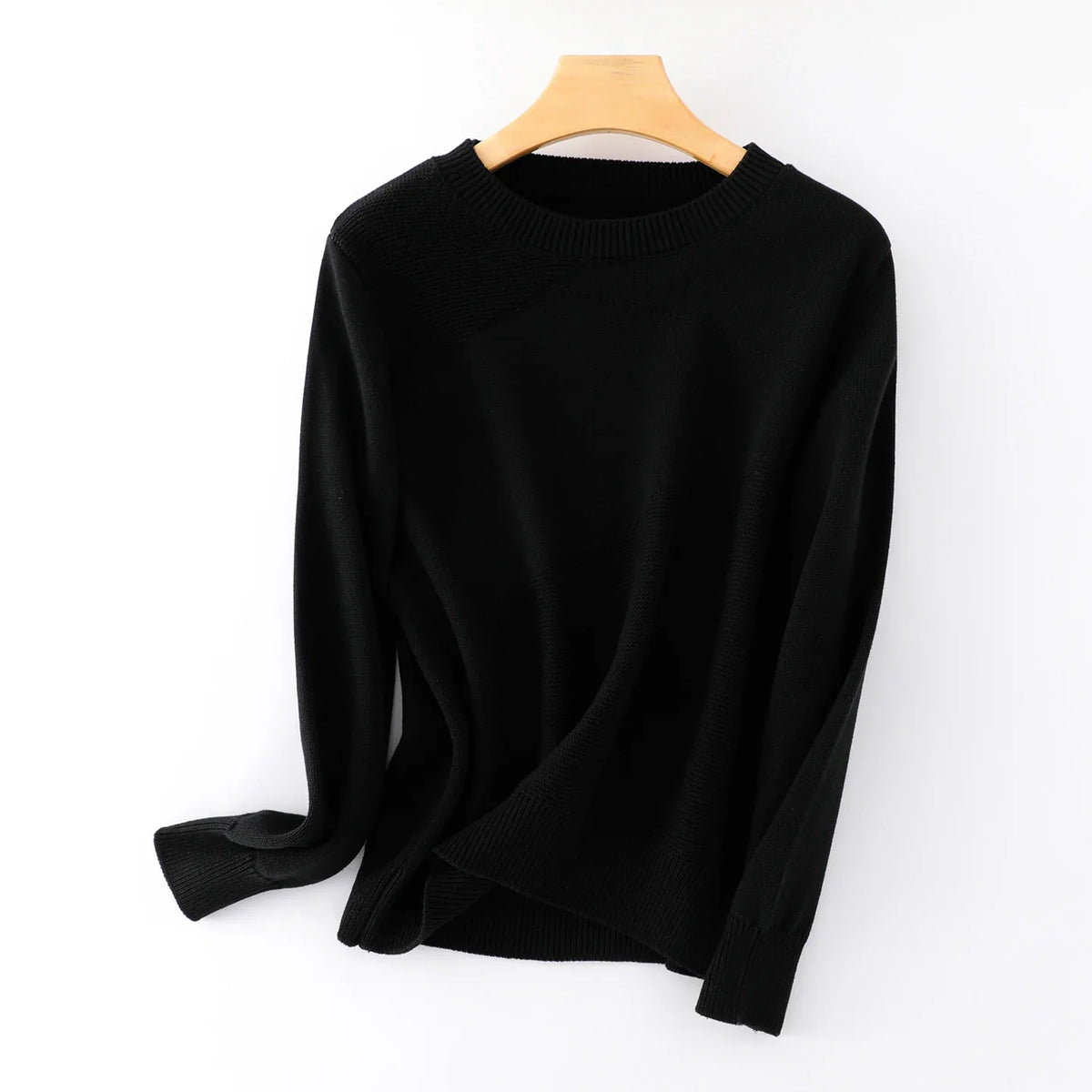 Damegenser med rund hals, lange ermer, finstrikk og basic-design
