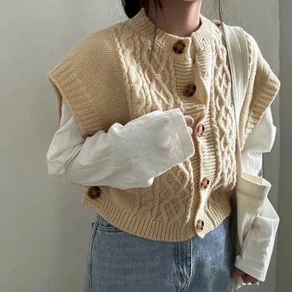 Strikket vest dame med flettemønster og knapper – ermeløs cardigan i flere farger