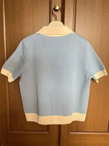 Kurze Strickjacke mit Kragen & kurzen Ärmeln