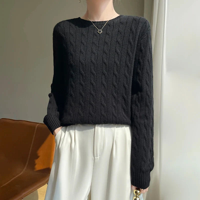 Dame-kabelstriksweater med rund hals og lange ærmer