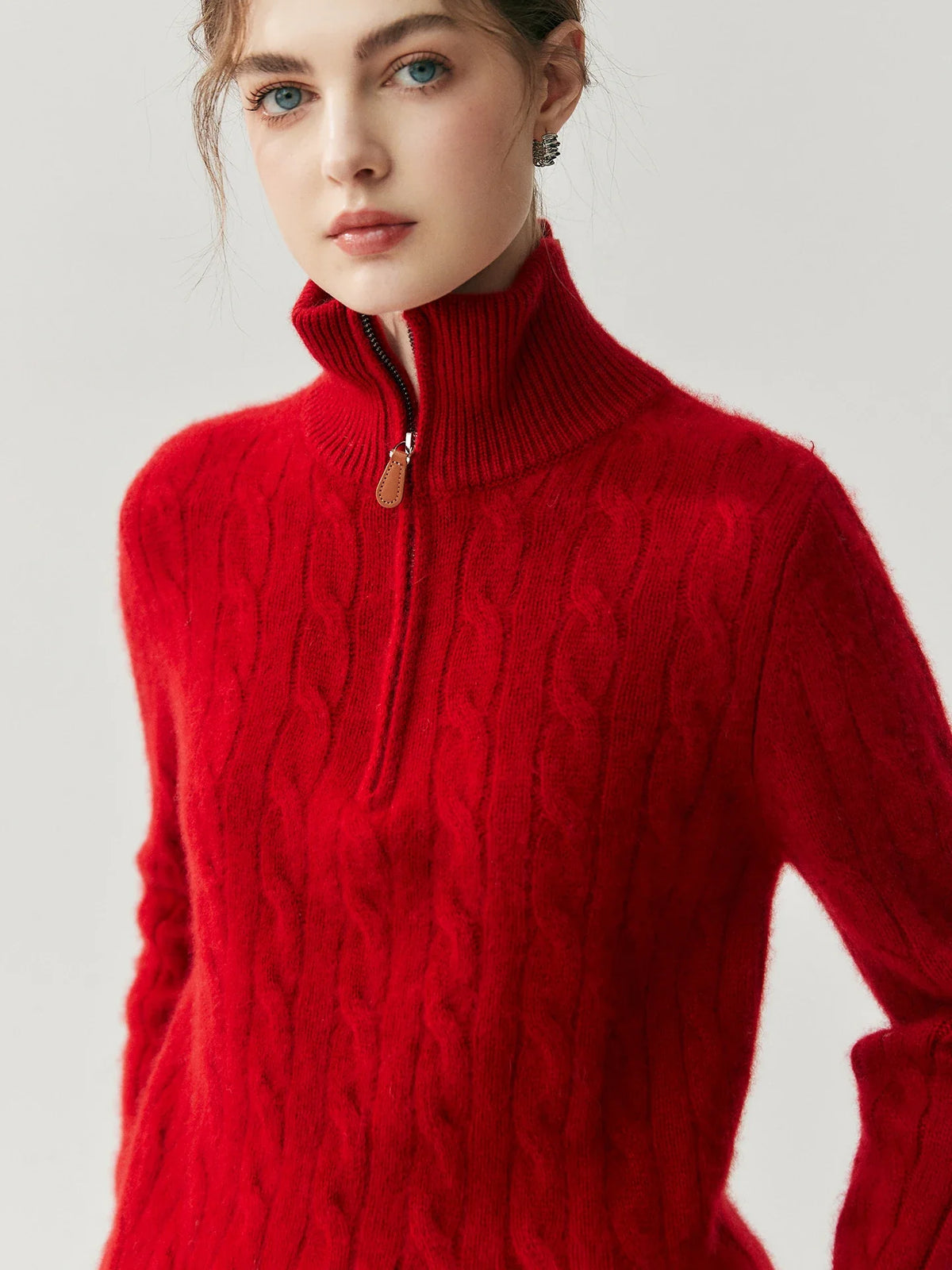 Damen Strickpullover mit Zopfmuster, Stehkragen und Reißverschluss