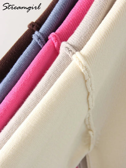 Damski oversize'owy dzianinowy sweter z okrągłym dekoltem i długim rękawem, luźny krój