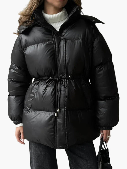 Dames winter gewatteerde jas met capuchon en taillekoord – modieuze outdoorjas voor koude dagen