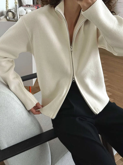 Cardigan da donna in maglia con cerniera e collo rialzato