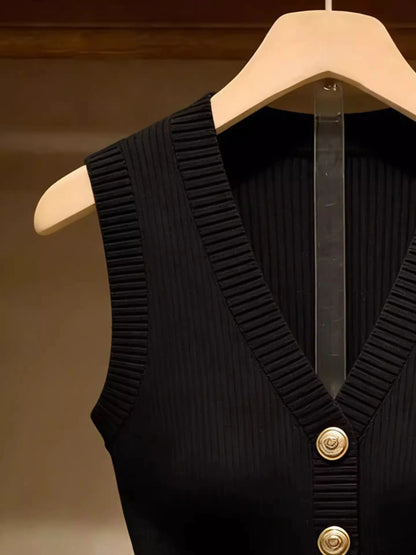 Gilet da donna in maglia nero con scollo a V e bottoni dorati