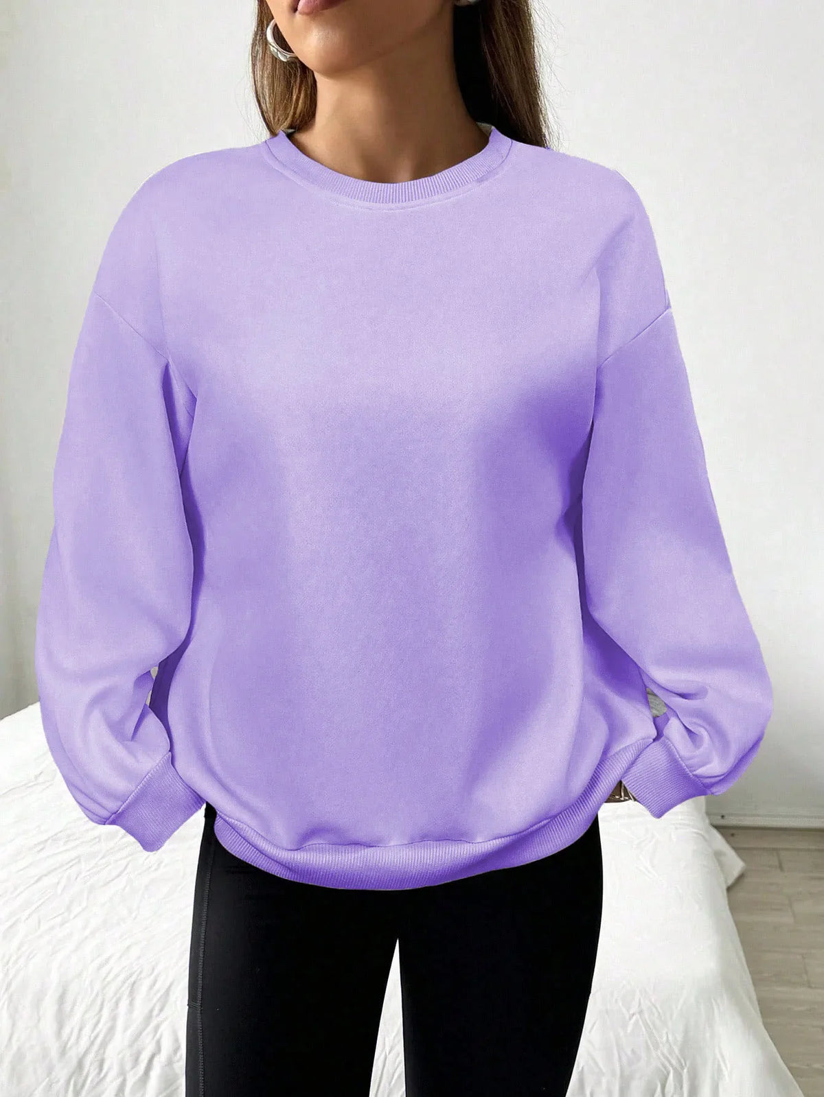 Oversize-sweatshirt til damer med rund hals, lange ærmer, grå pullover