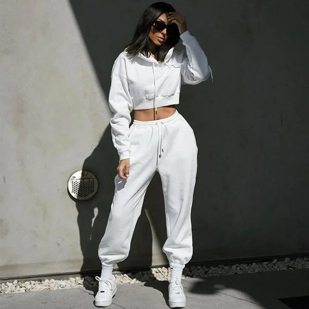 Tuta due pezzi da donna con cappuccio – Look sportivo casual per quotidiano e allenamento