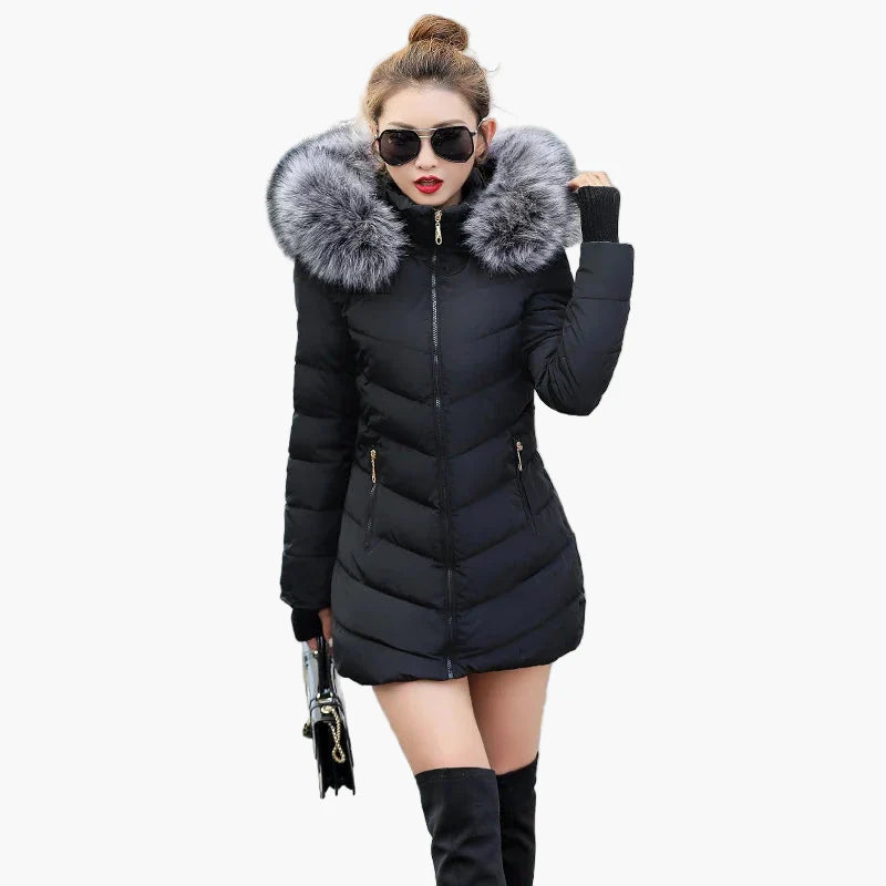 Cappotto trapuntato invernale da donna con cappuccio e collo in pelliccia – Look elegante da città per giornate fredde