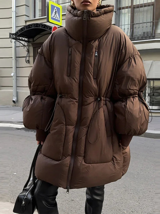 Brauner Oversize Steppmantel mit hohem Kragen und Kordelzug