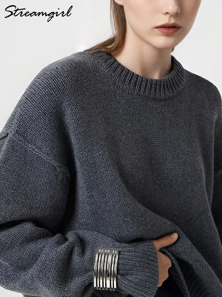 Damski oversize'owy dzianinowy sweter z okrągłym dekoltem i długim rękawem, luźny krój