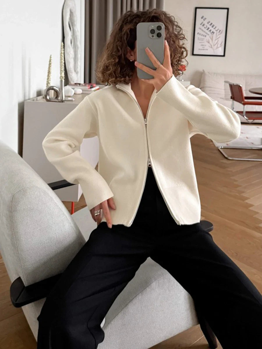 Cardigan da donna in maglia con cerniera e collo rialzato