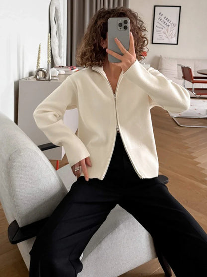 Cardigan da donna in maglia con cerniera e collo rialzato