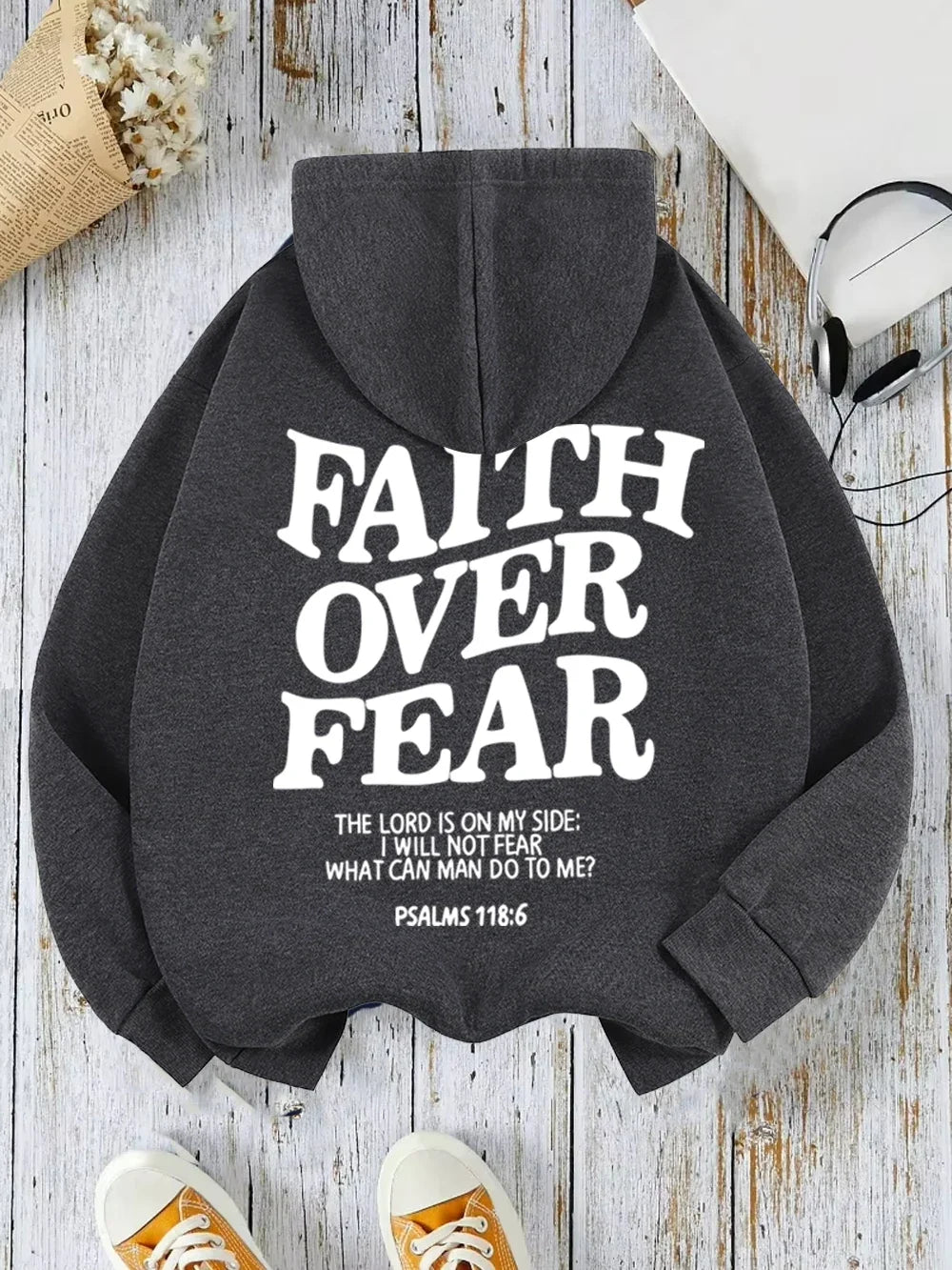 Hættetrøje med teksten "Faith Over Fear" til damer