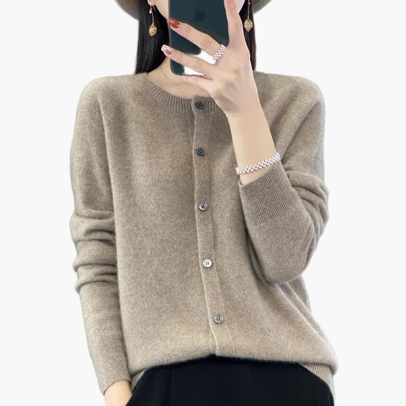 Damski kardigan klasyczny elegancki – sweter na co dzień i do biura