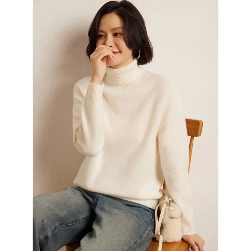 Maglione dolcevita da donna con maniche lunghe in materiale morbido
