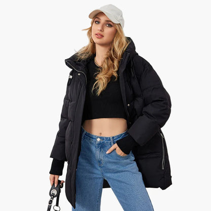 Giacca invernale trapuntata da donna con cappuccio – Look da città alla moda per giornate fredde