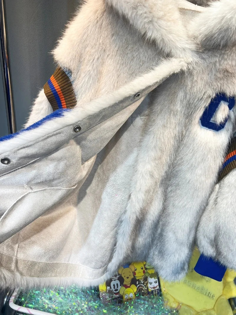 Unisex-vinterjakke med hætte, beige plys i teddystil med blå detaljer