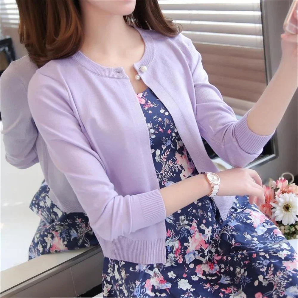 Damen Kurzstrickjacke mit Perlenverschluss, Rundhals-Cardigan