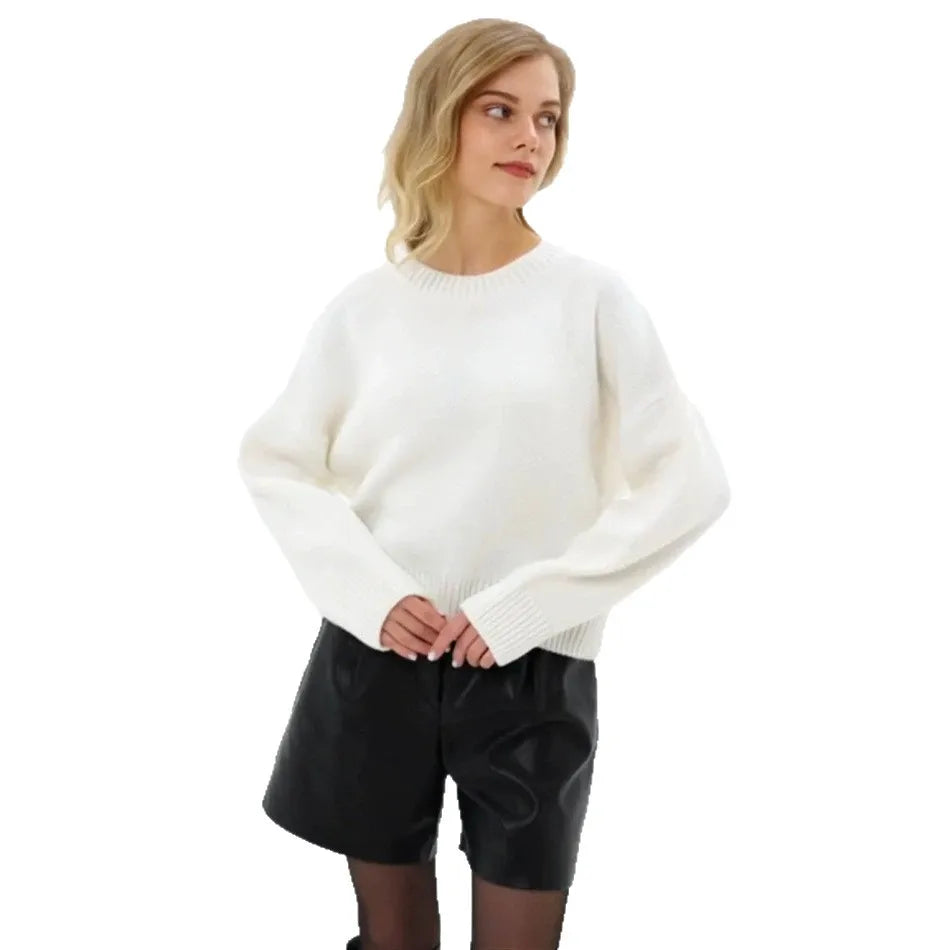 Damski oversize’owy sweter dzianinowy z okrągłym dekoltem