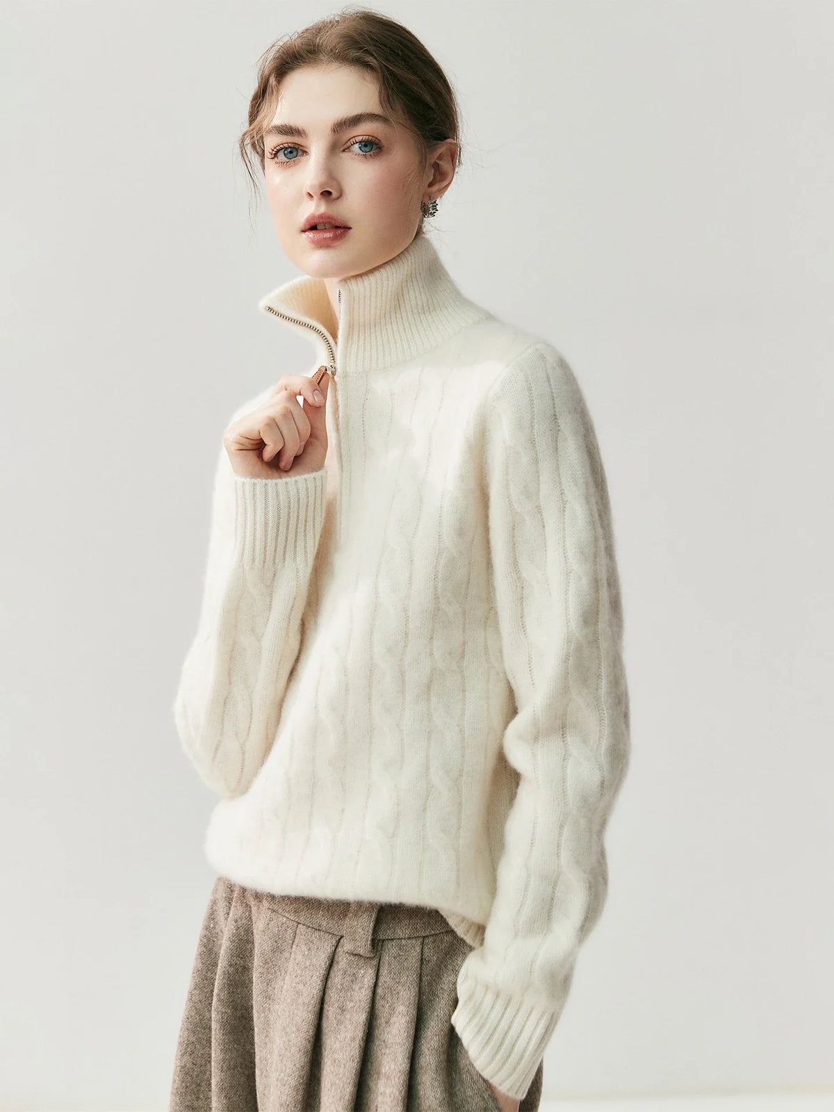 Damen Strickpullover mit Zopfmuster, Stehkragen und Reißverschluss