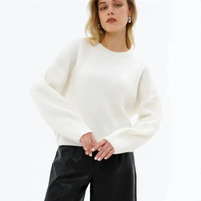 Damski oversize’owy sweter dzianinowy z okrągłym dekoltem