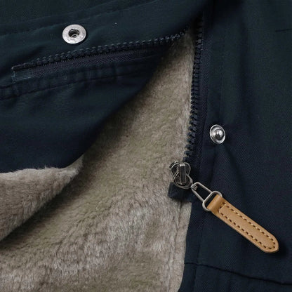 Damski zimowy parka z kapturem – modny, taliowany płaszcz outdoorowy na zimne dni
