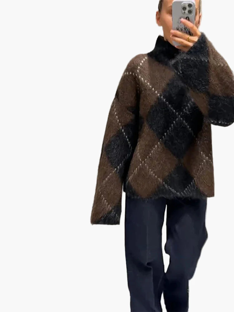 Damski oversize sweter w kratę na stylowe jesienne i zimowe stylizacje
