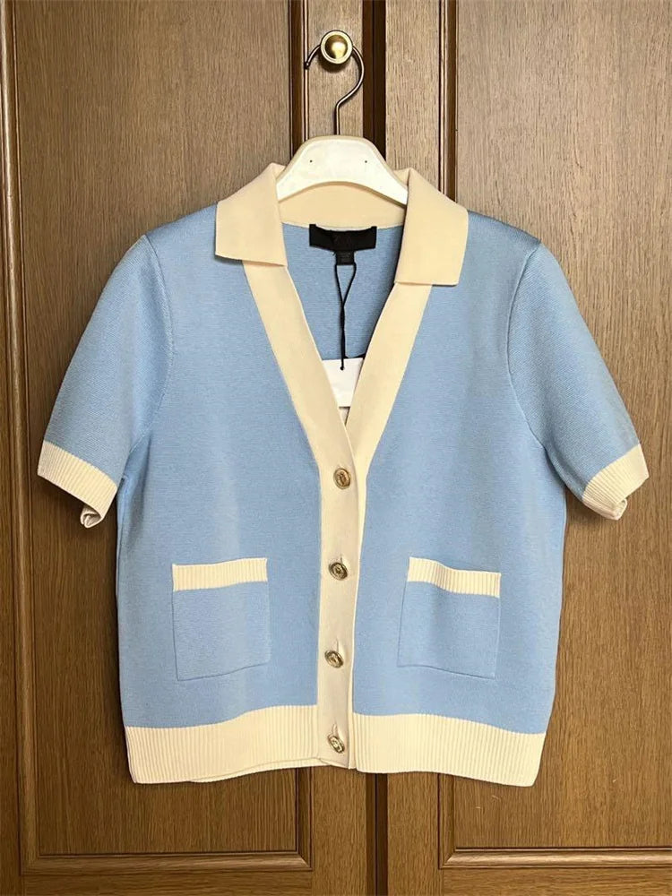 Kurze Strickjacke mit Kragen & kurzen Ärmeln