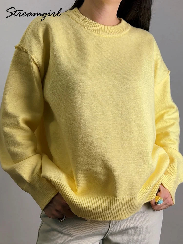 Damski oversize'owy dzianinowy sweter z okrągłym dekoltem i długim rękawem, luźny krój