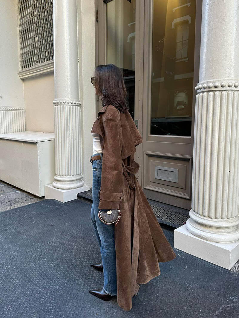 Damski trencz longline z paskiem – elegancki płaszcz dla kobiet ceniących styl
