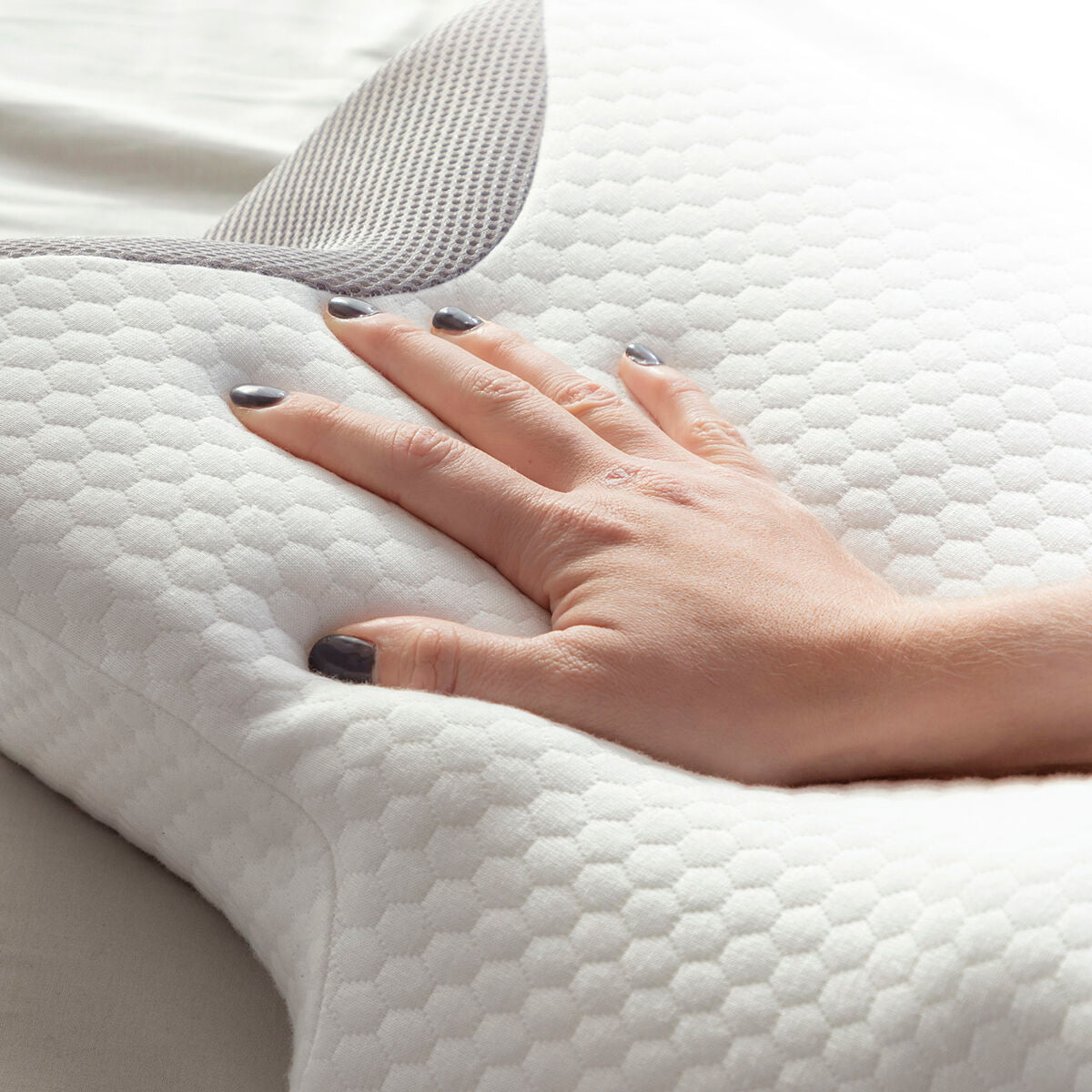 Visco-elastisch nekkussen met ergonomische contouren, wit/grijs