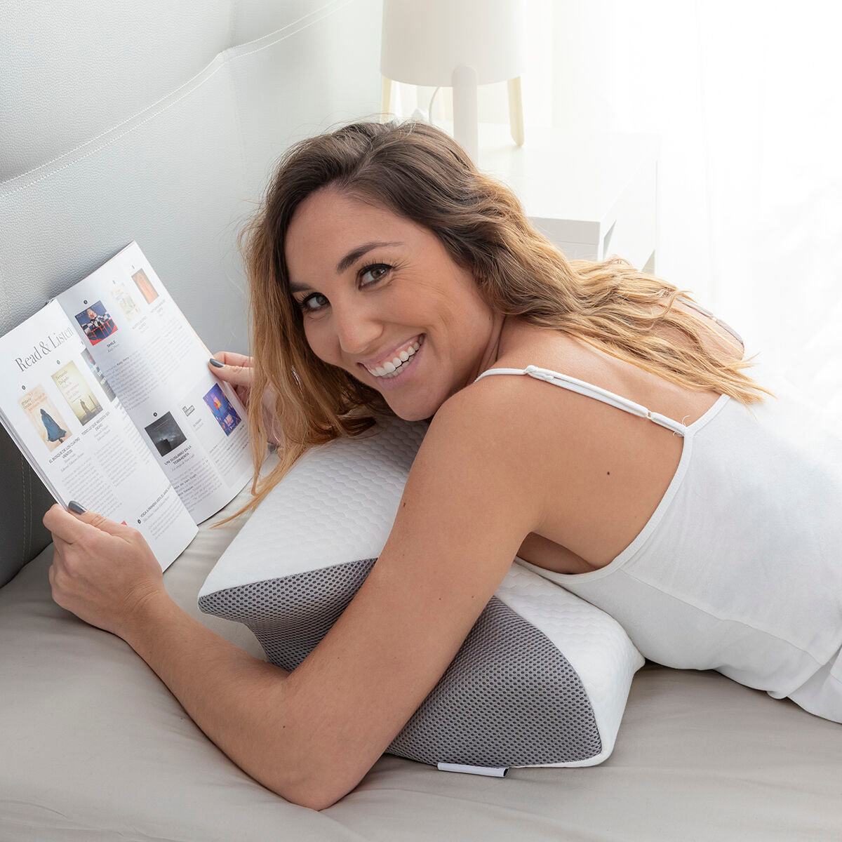 Visco-elastisch nekkussen met ergonomische contouren, wit/grijs