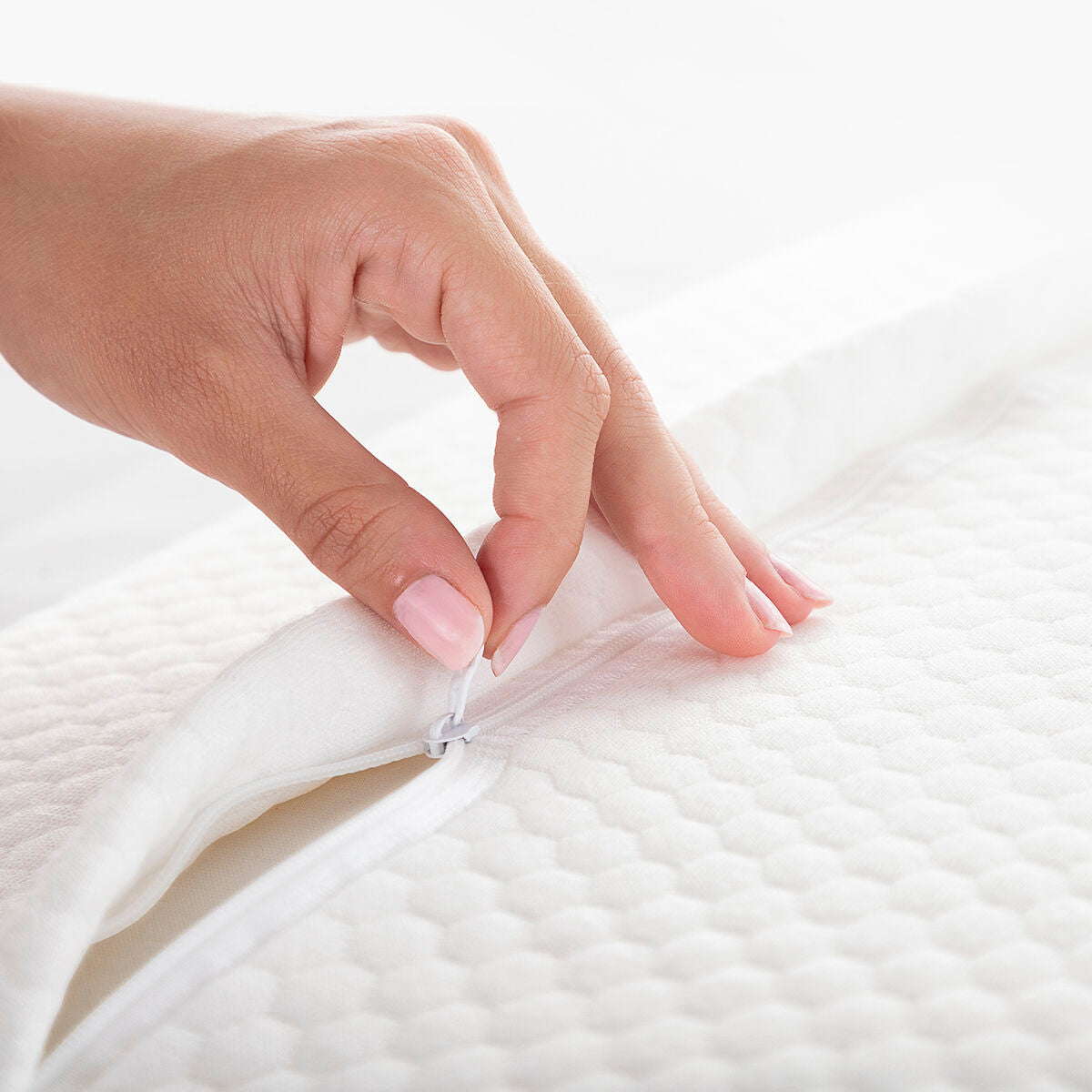 Visco-elastisch nekkussen met ergonomische contouren, wit/grijs