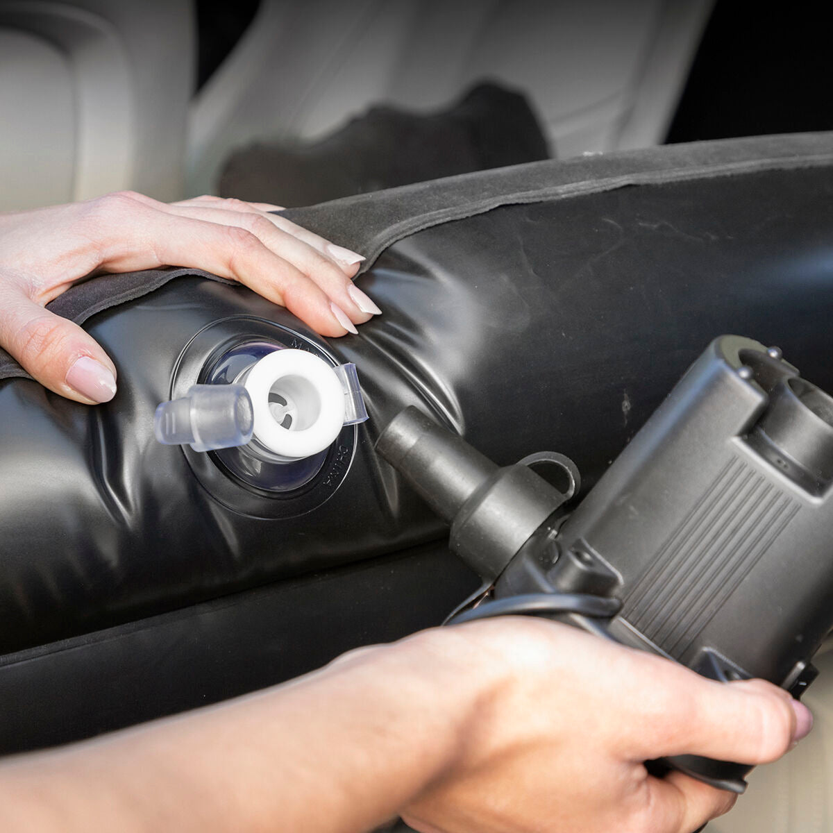 Opblaasmatras voor auto met elektrische pomp en 2 kussens