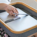 Draagbare laptoptafel met opbergvak, hout en linnen, 40,5 x 33 cm