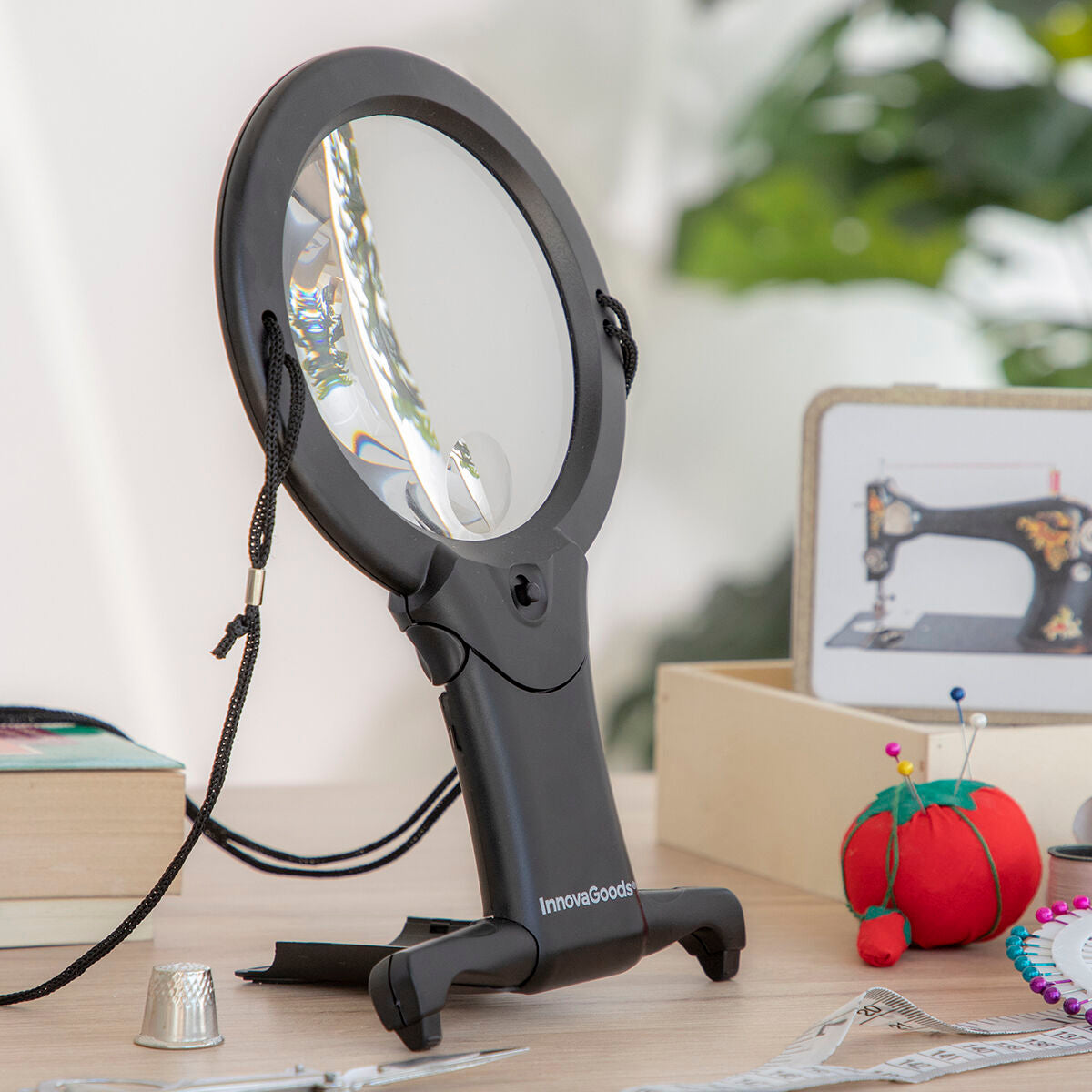 Handsfree vergrootglas met ledverlichting, 2x en 5x vergroting, zwart