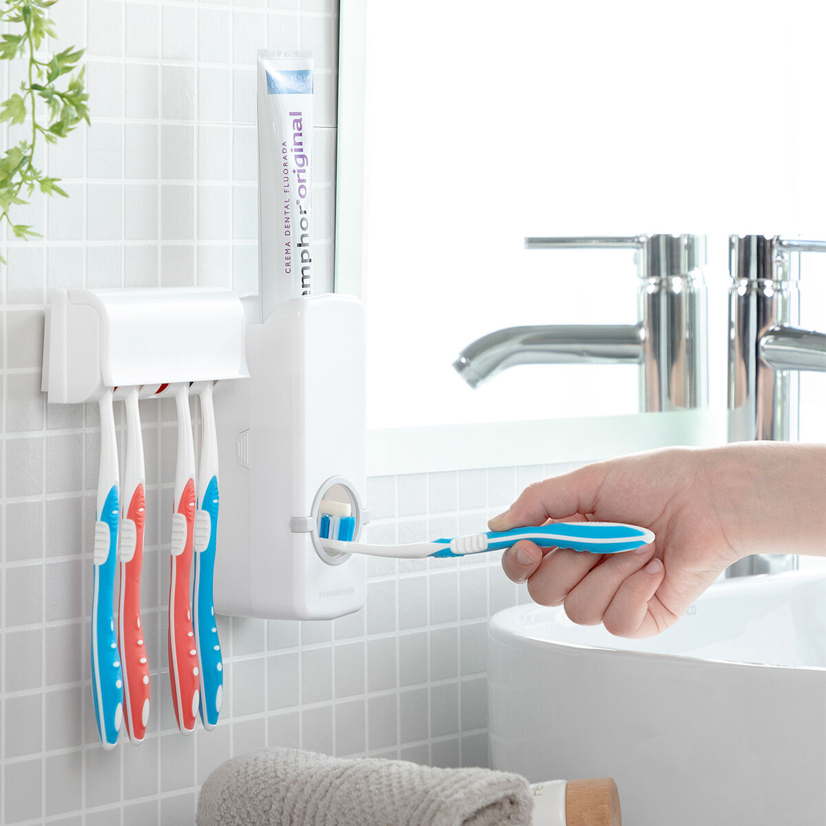 Tandpastadispenser met tandenborstelhouder, 2-in-1, wit/grijs