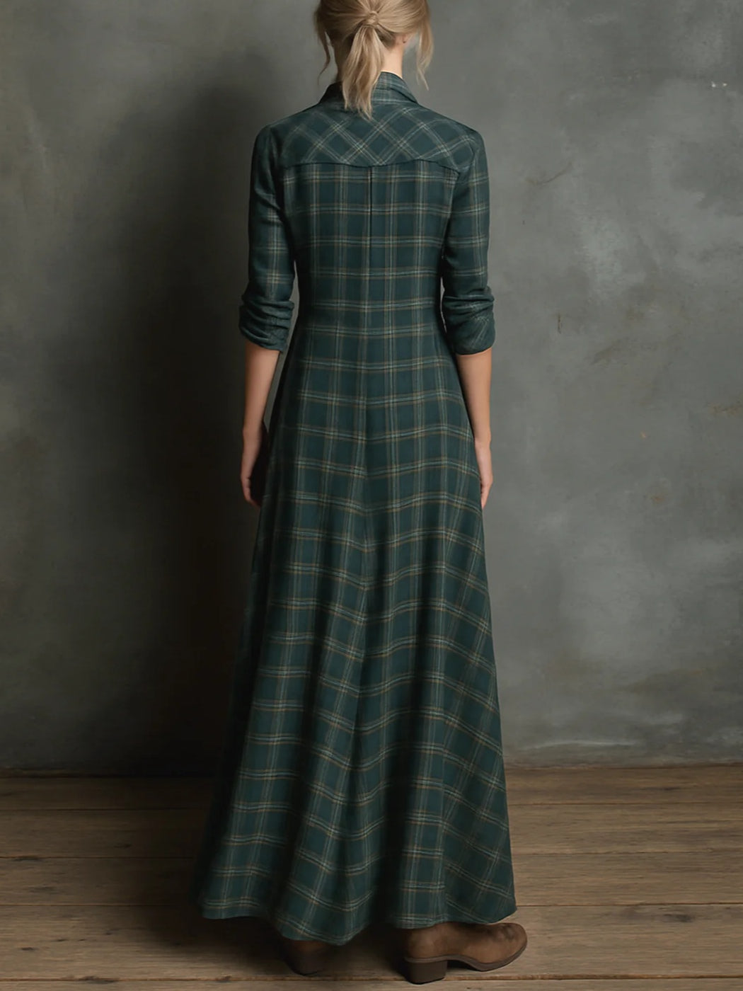 Valentina | Geruite maxi-jurk met lange mouwen, knopen en zakken voor dames