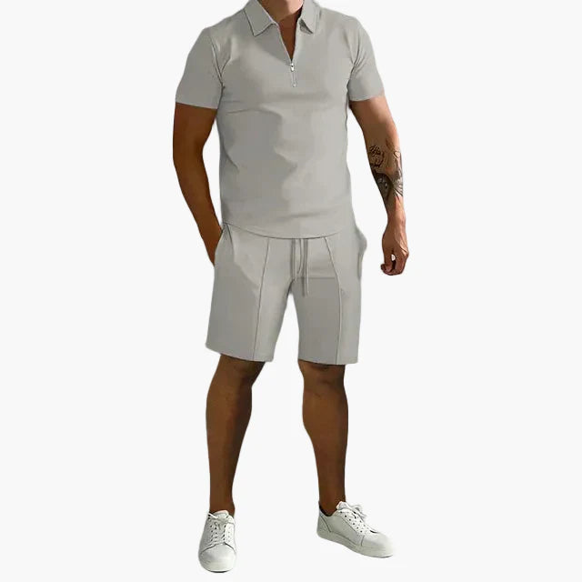 Herre sett polo med glidelås og shorts – Moderne fritidsantrekk for sommer og hverdag