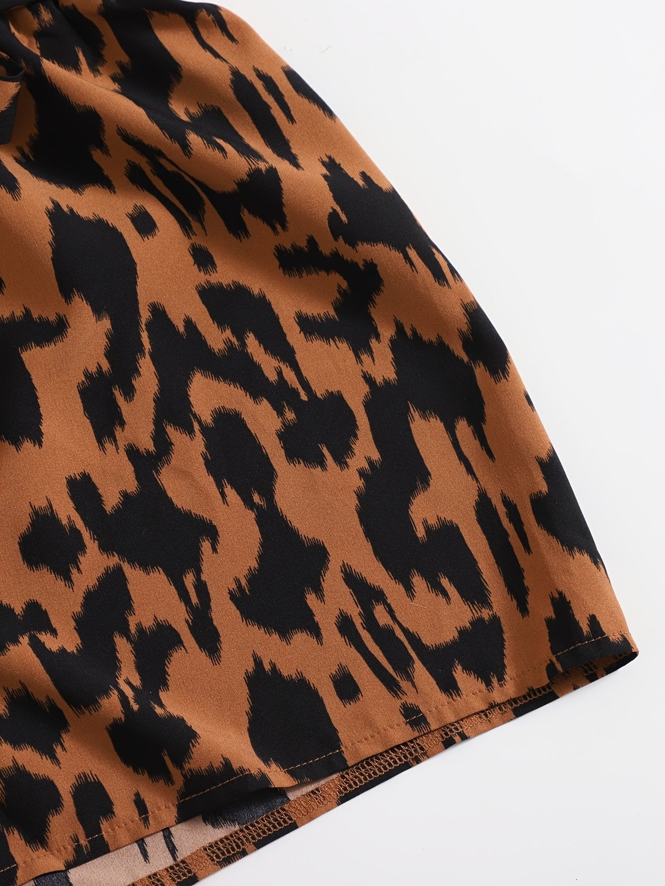 Damen Zweiteiler Set – Asymmetrisches One-Shoulder Top & High-Waist Shorts mit Animal Print, Elegant für Sommer