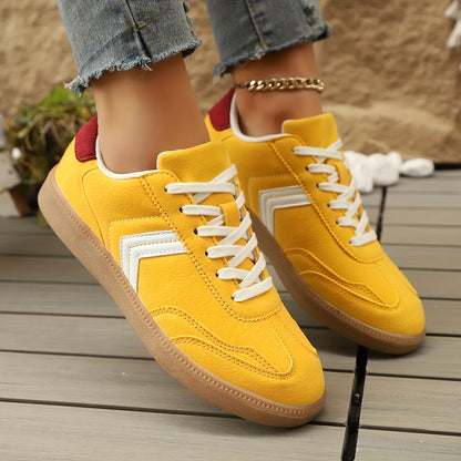 Damsneaker i retrostil med färgblockdesign för fritid och vardag