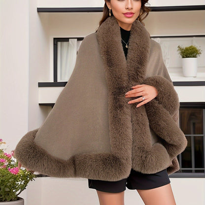 Mantella da donna con bordo in ecopelliccia: elegante poncho-stola in vari colori