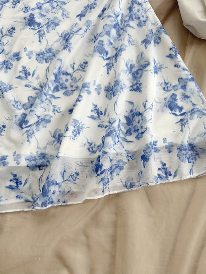 Dame sommerkjole elegant med blomsterprint og spaghetti-stropper – Perfekt til ferie og fritid