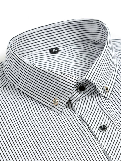 Camicia da uomo a maniche corte business con classiche righe e colletto moderno – Elegante outfit casual e da ufficio