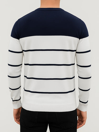 Stribet herrepullover med rund hals og farveblokdesign