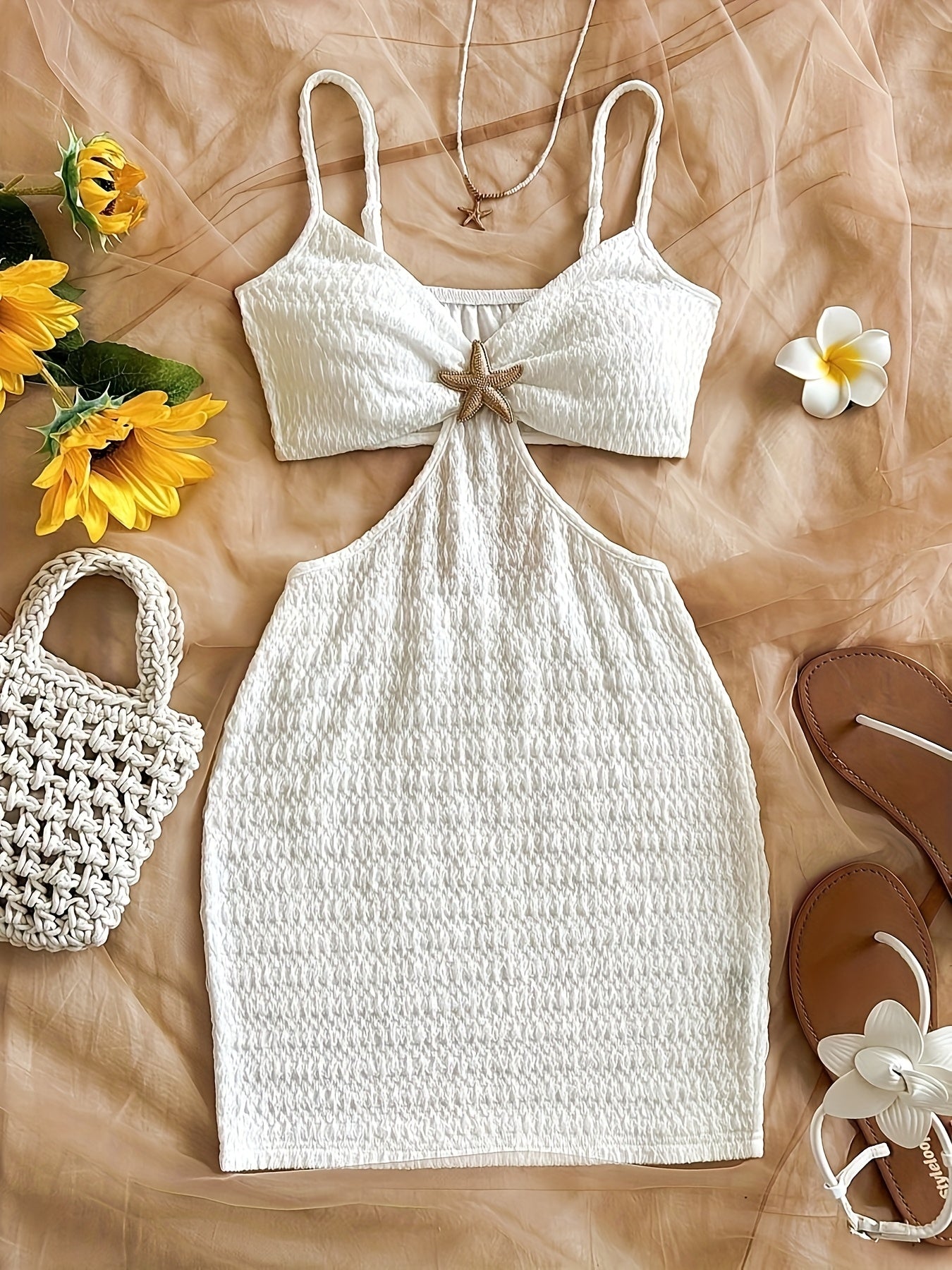 Dam Bodycon miniklänning med cut-out och sjöstjärnedetalj – sommarsemesteroutfit