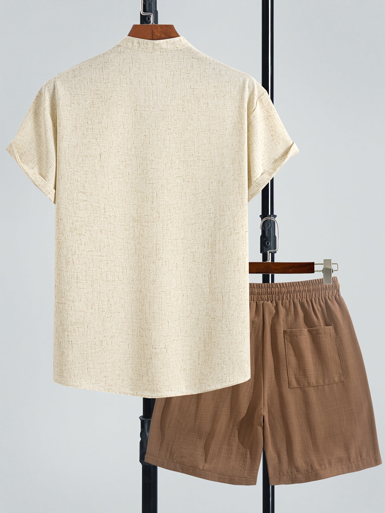 Herren Freizeit Zweiteiler Set Modern – Kurzarm Henley Shirt & Shorts für Sommer und Urlaub